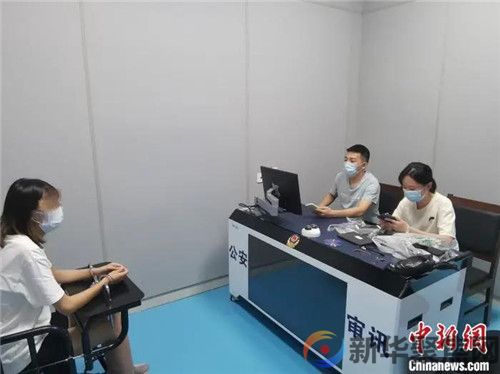 夫妻卖盗版《扫黑风暴》月入7万，逮捕了！(图2)