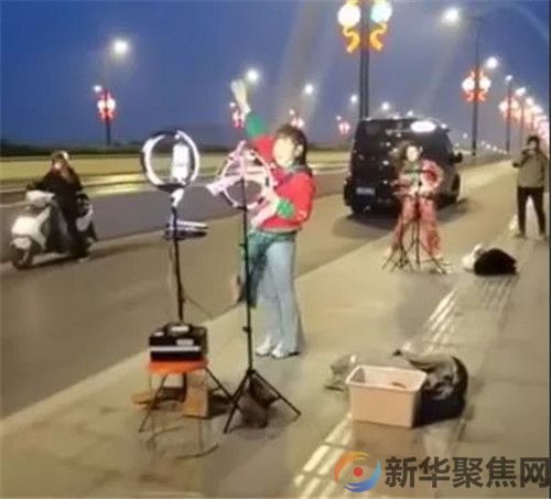 网红扎堆直播导致拥堵，太尬了(图2)