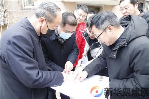 周振雷检查“九小场所”安全隐患排查及燃气管网升级改造工作(图3)