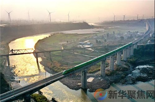首次！“复兴号”开进大凉山(图3)