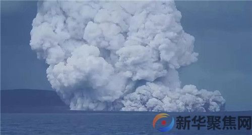 当她在绝望中时，接到了使馆电话……(图2)