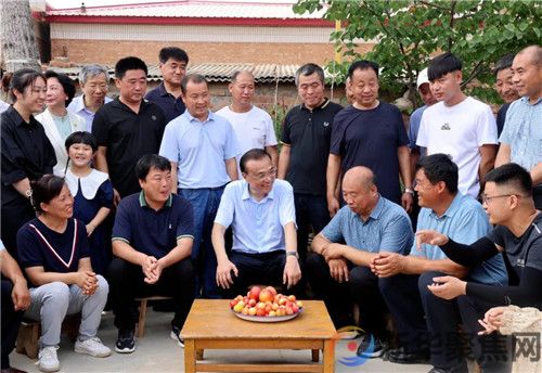 李克强在河北考察：扛稳保障粮食和能源安全责任 为稳经济大盘稳物价提供坚实支撑(图2)