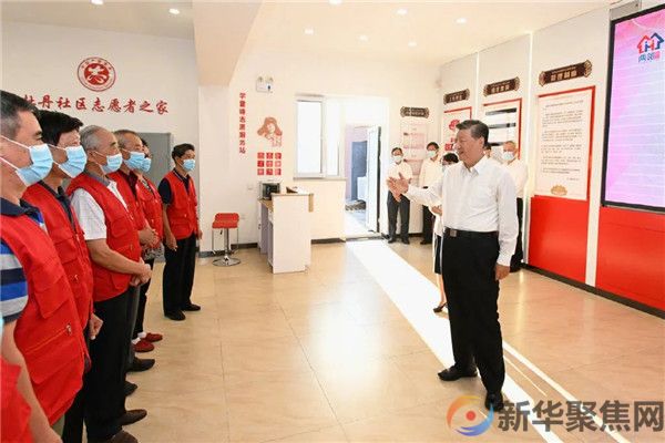 习近平：党始终在人民身边(图3)
