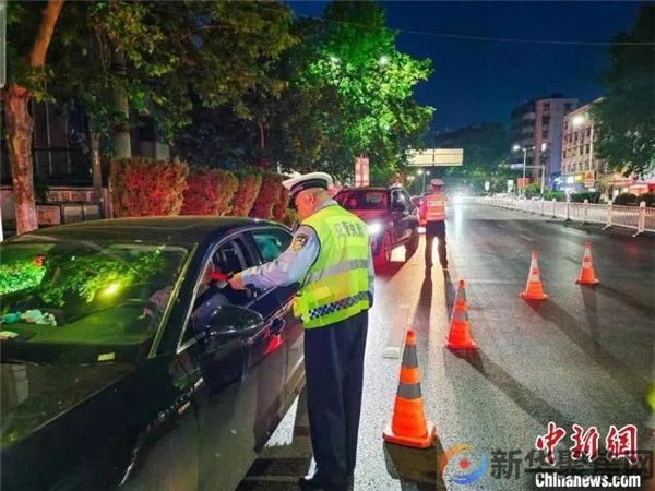 多地严查公职人员酒驾,同桌、同车的一起查(图1) 多地严查公职人员酒驾,同桌、同车的一起查(图1)