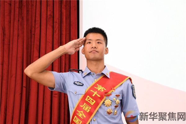 10万奖金，他全捐了！(图2)