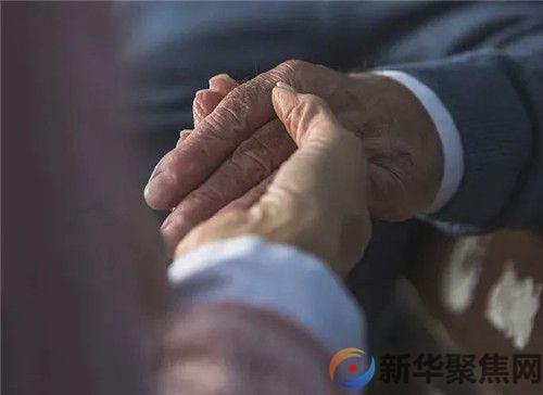 天价“防癌针”竟是可乐！大妈被骗21万元(图3)