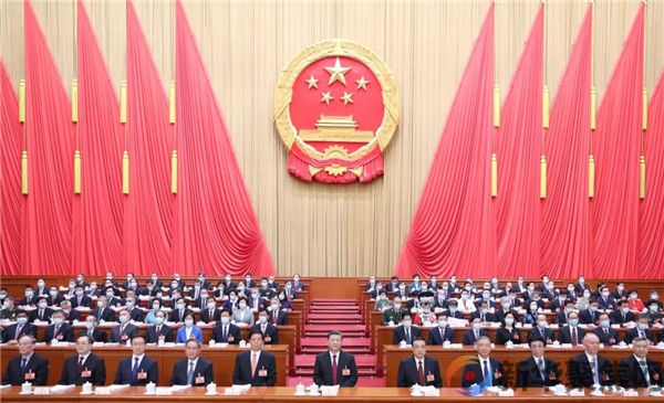 十四届全国人大一次会议在京开幕 习近平等在主席台就座(图1)