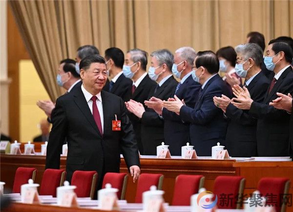 十四届全国人大一次会议在京开幕 习近平等在主席台就座(图2)