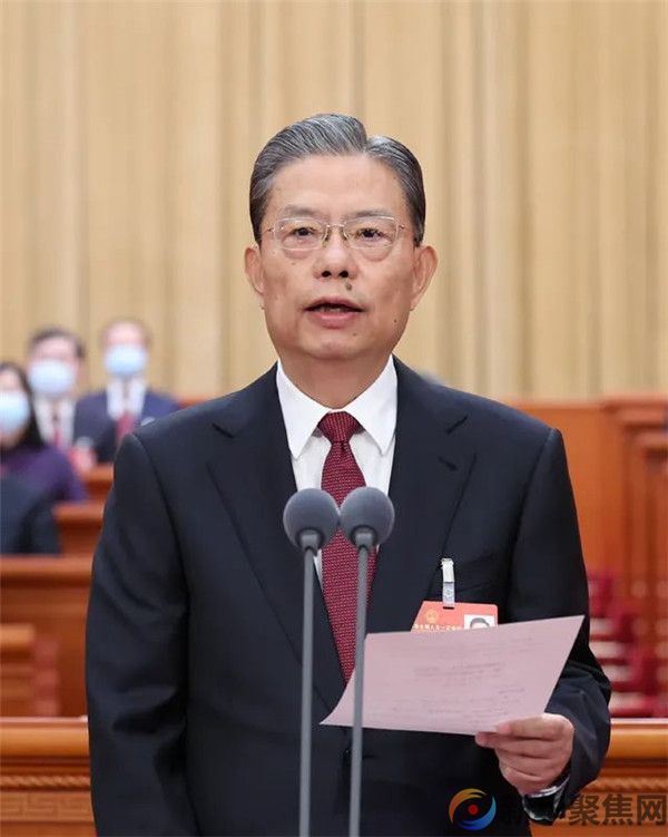 十四届全国人大一次会议在京开幕 习近平等在主席台就座(图4)