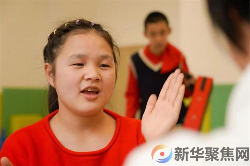 孤独症青少年挑战疾病 挑战人生  星之路·青藏高原公益行|点亮星空，陪伴孤独(图3)