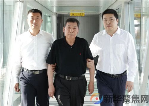 “红通人员”周权回国投案