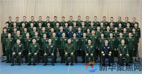 习近平视察武警海警总队东海海区指挥部(图2)