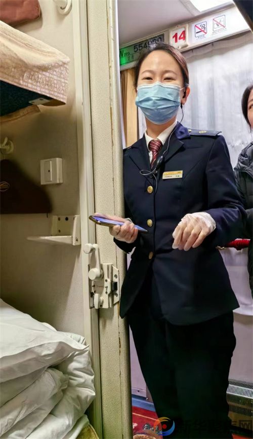 举手之劳暖旅客，热泪盈眶心感恩