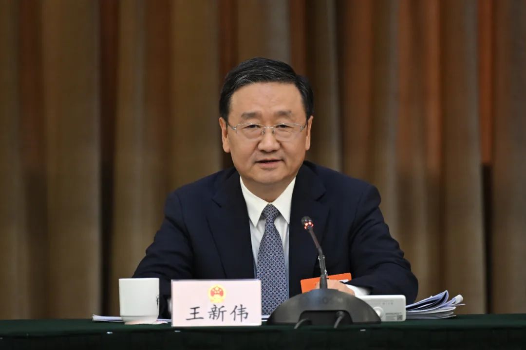 辽宁代表团举行开放团组活动审议政府工作报告 郝鹏侯建国杨晓超王新伟参加 贺荣到会听取意见 会议向中外媒体开放(图3) 辽宁代表团举行开放团组活动审议政府工作报告 郝鹏侯建国杨晓超王新伟参加 贺荣到会听取意见 会议向中外媒体开放(图3)