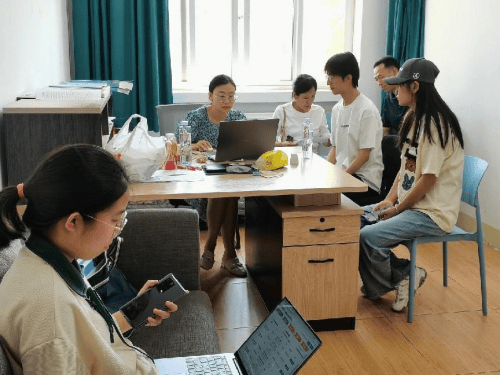 专家团队公益助力 护航高考志愿填报(2)