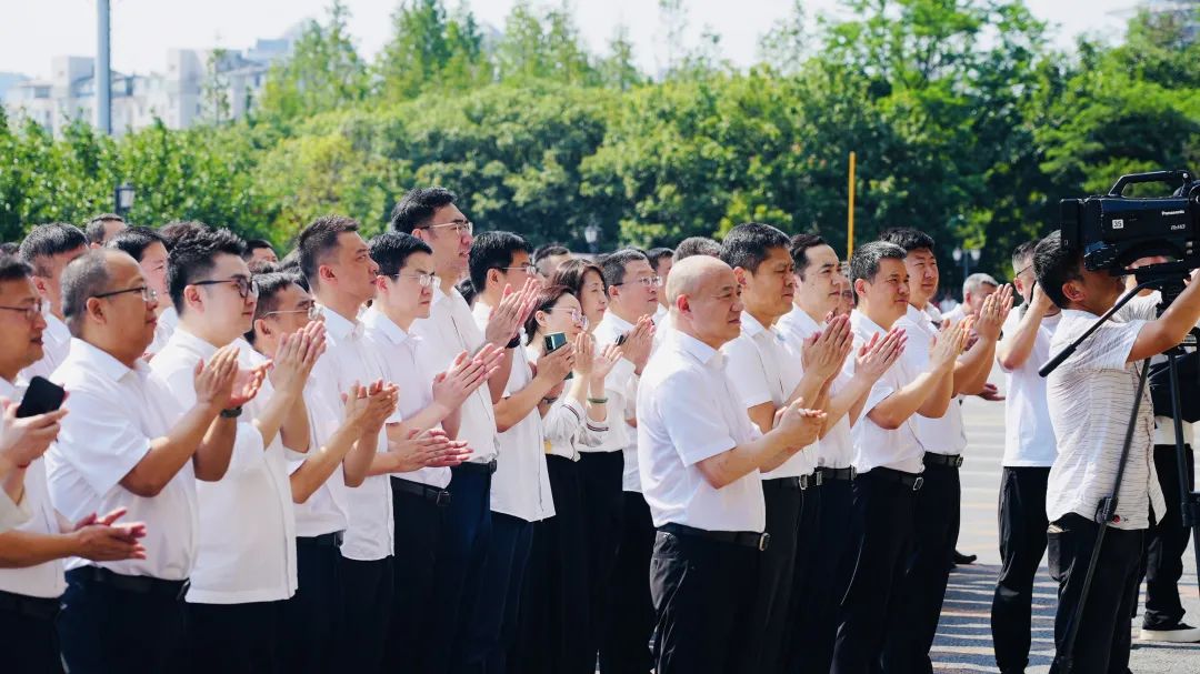大连新闻传媒控股有限公司正式揭牌(5) 大连新闻传媒控股有限公司正式揭牌(5)