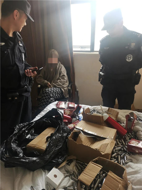 一对男女宾馆内被抓！庐江人这东西千万不能碰!!(图1)