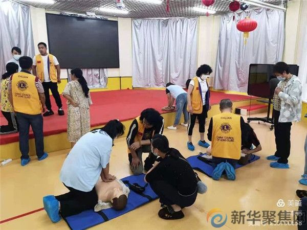 中国狮子联会大连慈心服务队走进开发区骥才幼儿园心肺复苏培训(图4)